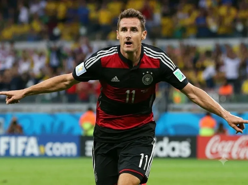 Miroslav Klose ghi 16 bàn tại World Cup và vô địch cùng Đức năm 2014.