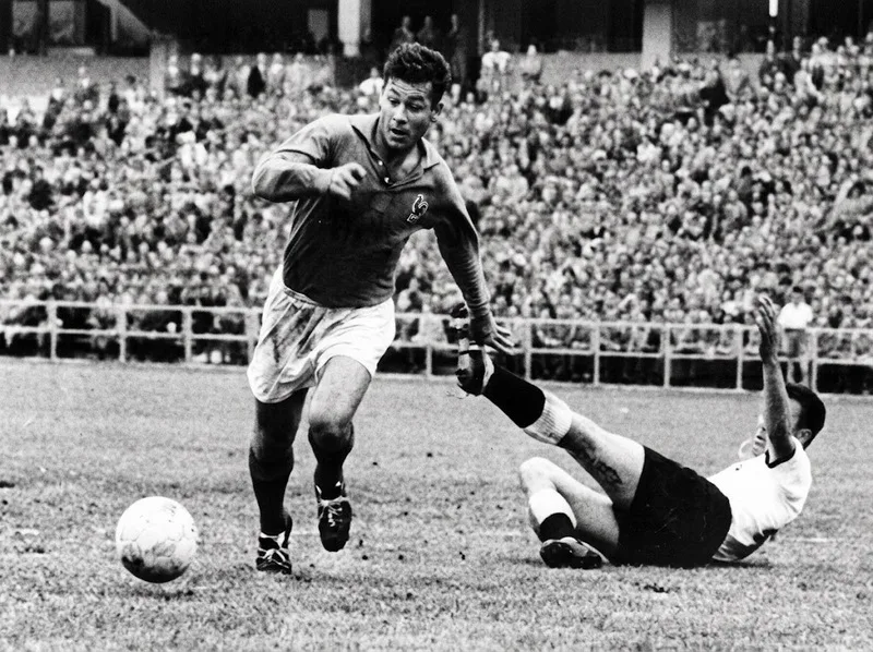 Just Fontaine ghi 13 bàn trong sáu trận tại World Cup 1958.